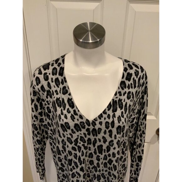 Joie Gray Thin Knit Leopard Print V-Neck Sweater, Size S - Picture 2 of 6